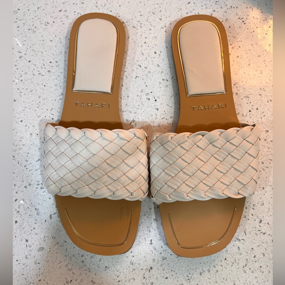 Tahari leather Slides 9.5 cream braided leather slip on sandal